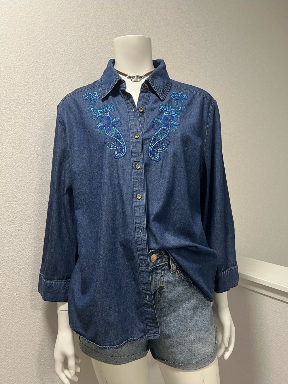Laura Scott Women’s Embroidered Denim Chambray Button Down Shirt - Size XL